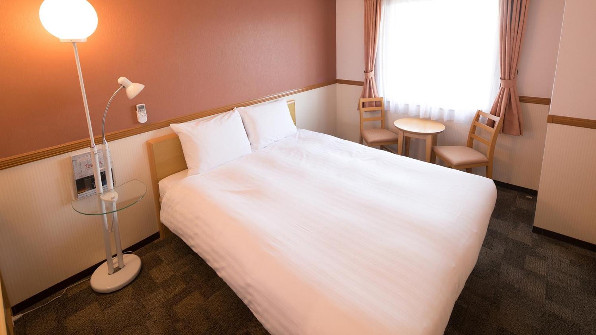Toyoko Inn Kiryu Eki Minami Guchi Rum bild