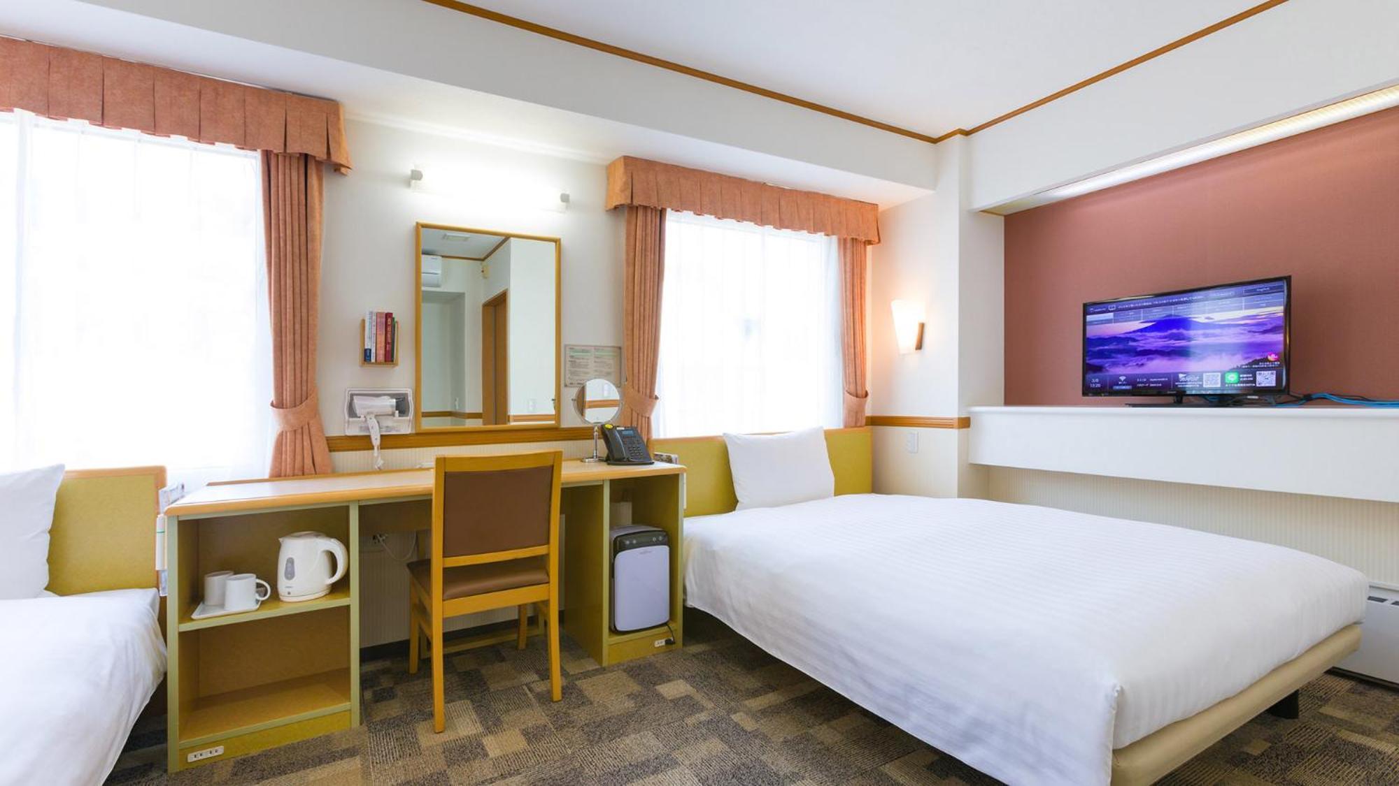 Toyoko Inn Kiryu Eki Minami Guchi Rum bild